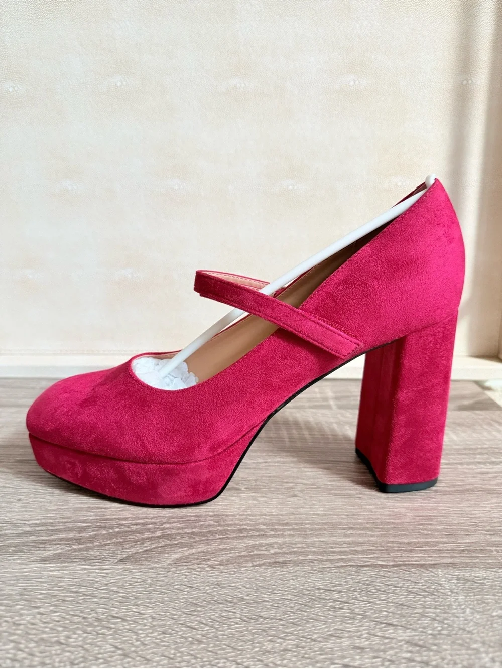New in Box Marc Fisher Nicoly Pump in Red Suede sz 9.5